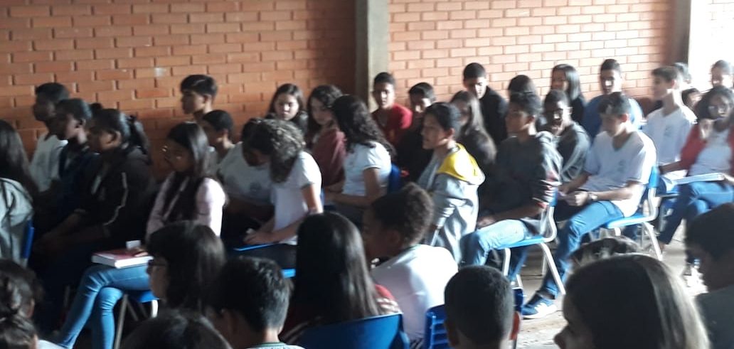 Alunos da Escola Antônio Carrijo - Faculdade FAMP.